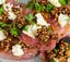 Rote-Rüben-Naan-Brot mit Goiserer Schafsricotta, Thymian und Orange Rote-Rüben-Naan-Brot mit Goiserer Schafsricotta, Thymian und Orange